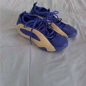 Adidas Harden Volume 8  "Blue Fusion" colorway.